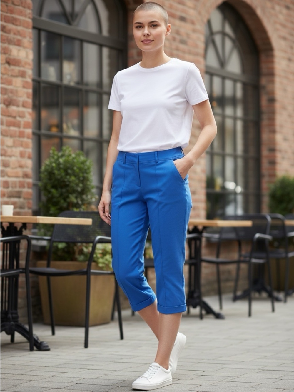 2 for $8 Sharagano Electric Blue Cropped Ponte Capris #935